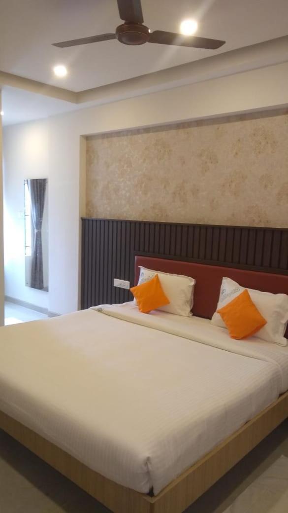 Hotel Saradharam Csidambaram Kültér fotó
